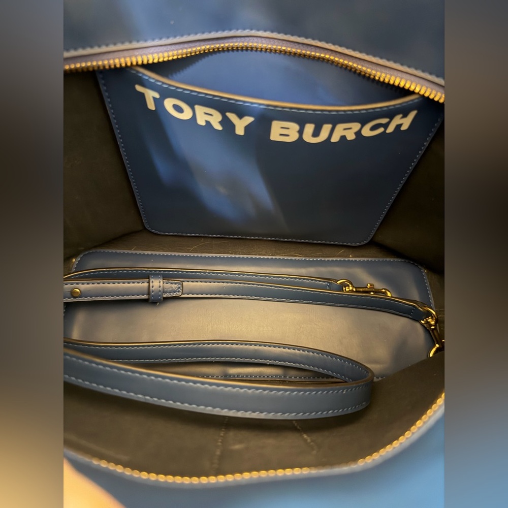 Tory Burch Gemini Link Blue and White Patterned Tote- comes with long strap - Picture 6 of 16